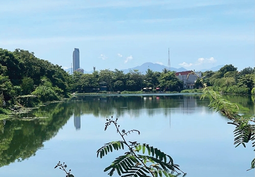 Rarely does a place have mountain-water landscape like Hue