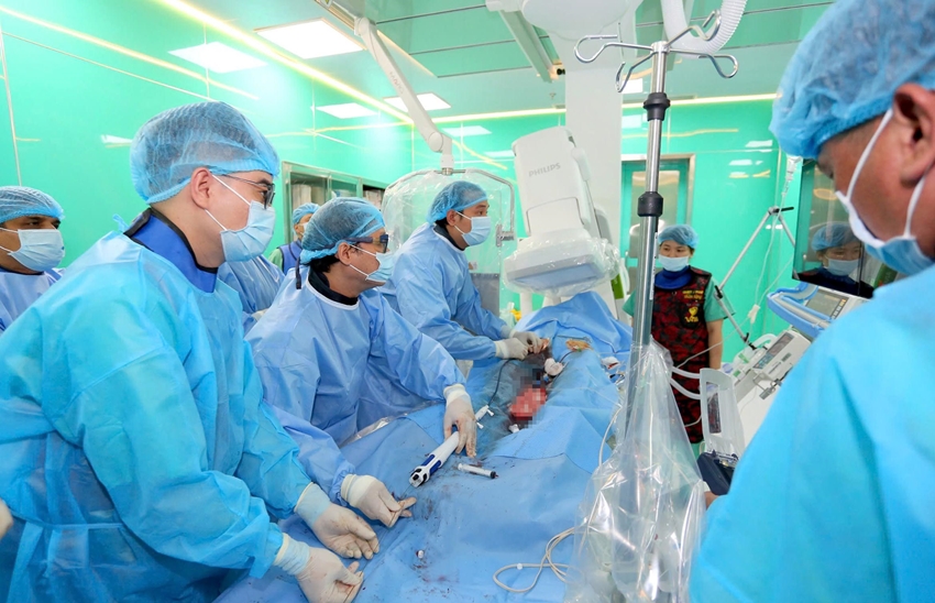 First Transcatheter Aortic Valve Replacement Performed