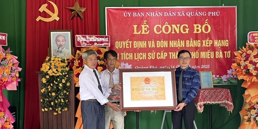 Quang Dien receives city-level historical site recognition for Ba To shrine