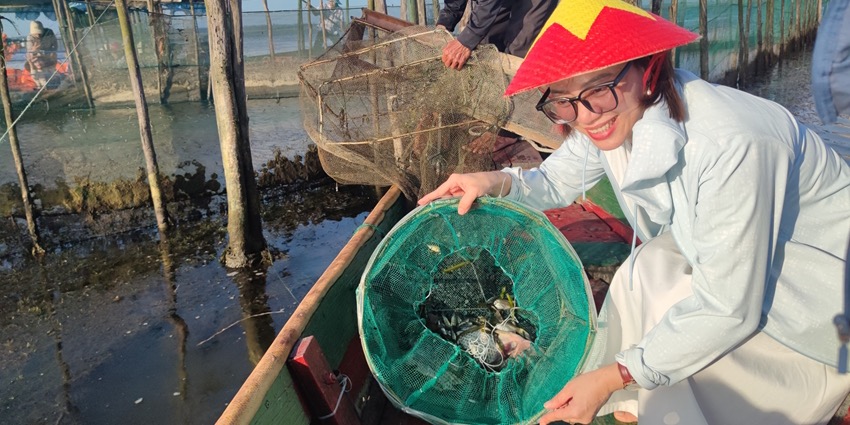Plastic-reduced tourism site launched in Tam Giang lagoon