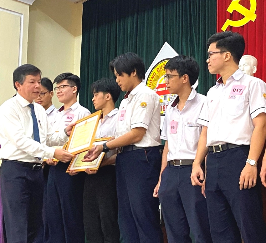 Honoring outstanding students