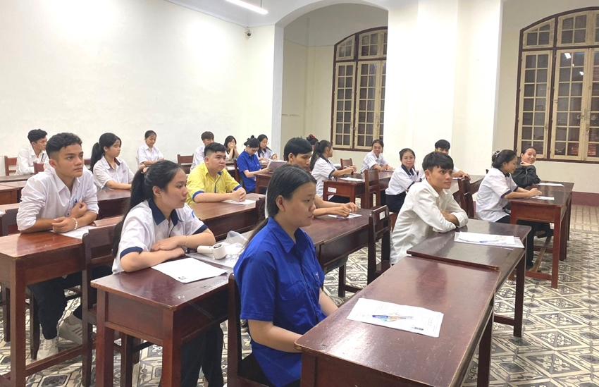 Nearly 14,000 candidates take 2025 High School Graduation Exam this morning