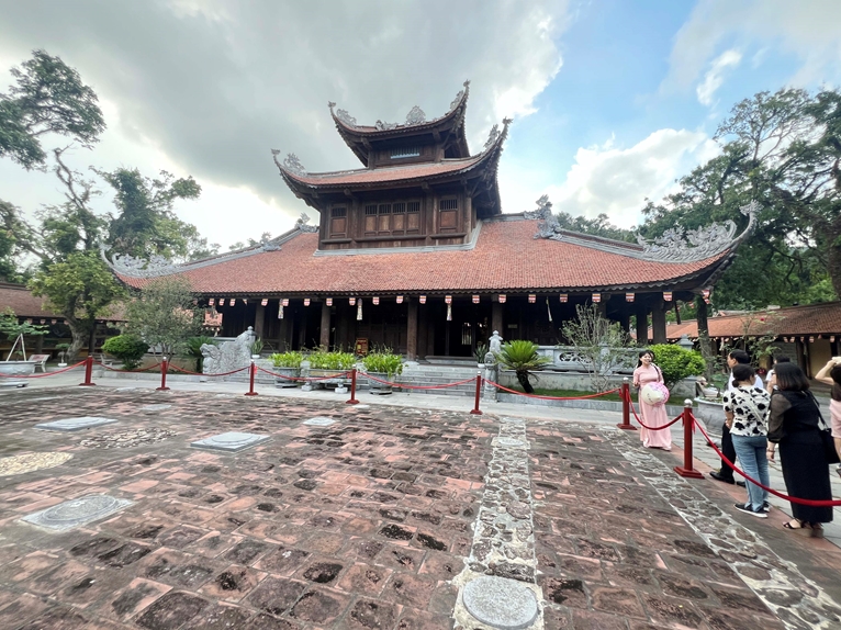 Sacred Con Son ancient pagoda