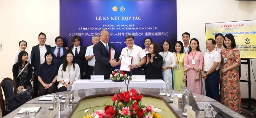 Cooperating to provide internship in Japan for Early Childhood Education Students