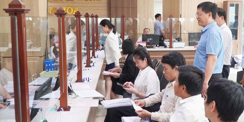 Hue leads the nation in processing administrative procedures at the commune and ward levels