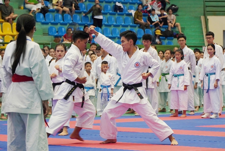Nearly 1 000 athletes compete in the 2025 Central - Central Highlands Nghia Dung Karate-Do Tournament