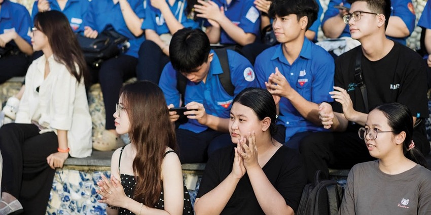 When Hue’s beauty turns into melody