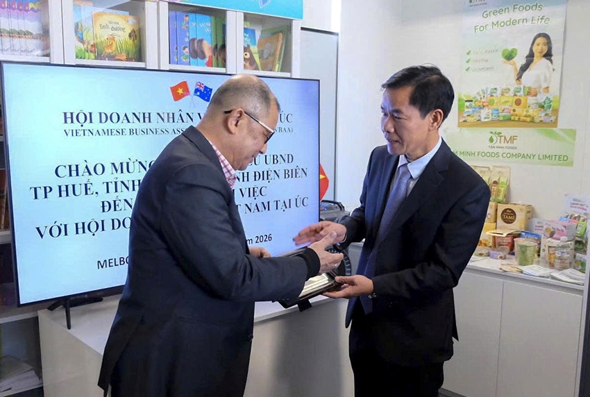 City leaders work with the Vietnamese Business Association in Australia and businesses in Victoria
