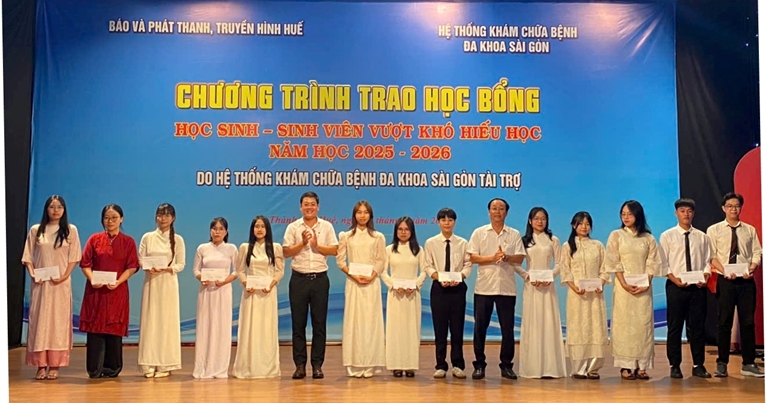 Collaborating to award 75 scholarships to students