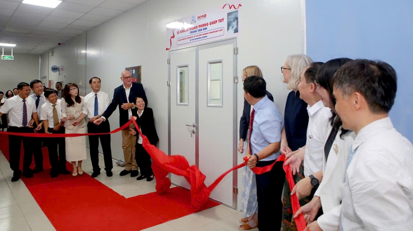 Inaugurating the Room of Bone Marrow Transplant at Hue Central Hospital