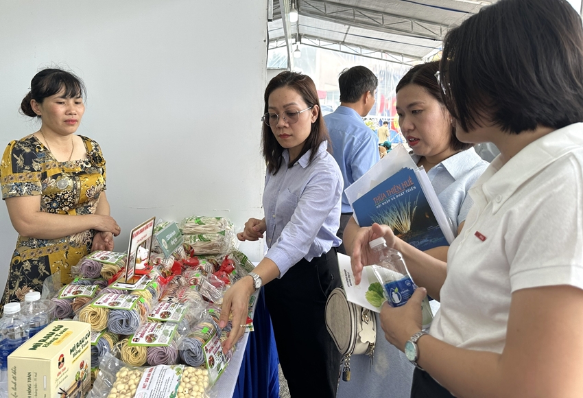 Connecting and promoting the consumption of agriproducts, specialties, and handicraft products of Quang Dien