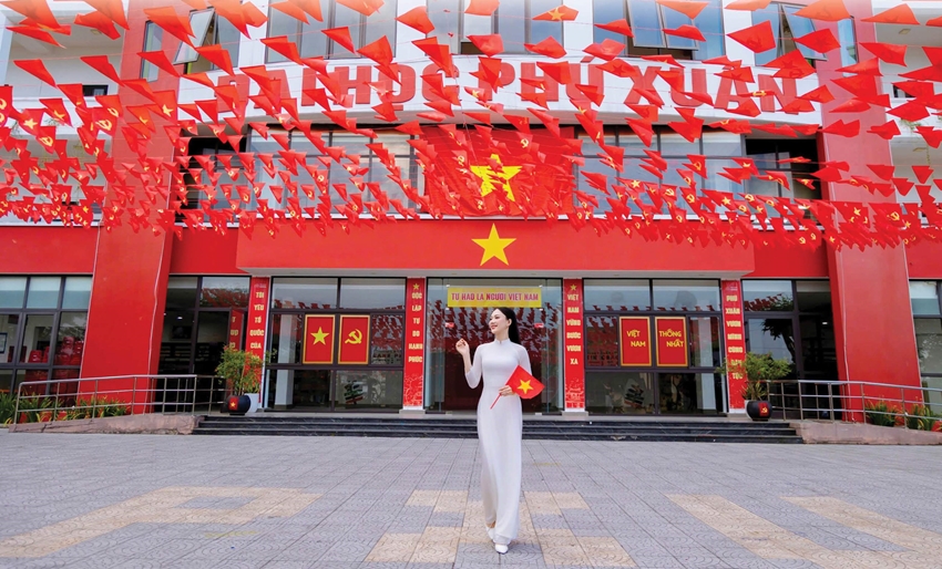 The Nation in the light of the golden star