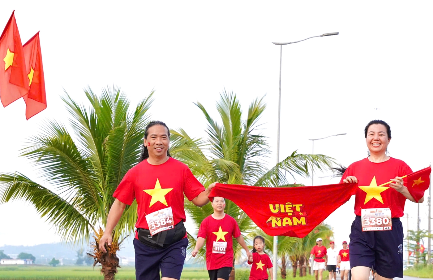Over 1,300 runners participate in the “Thanh Thuy New Day” marathon