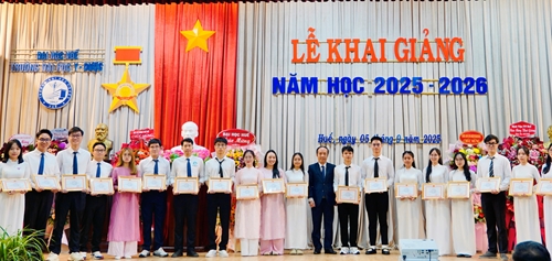 Hue University welcomes 15,000 new students to the new academic year