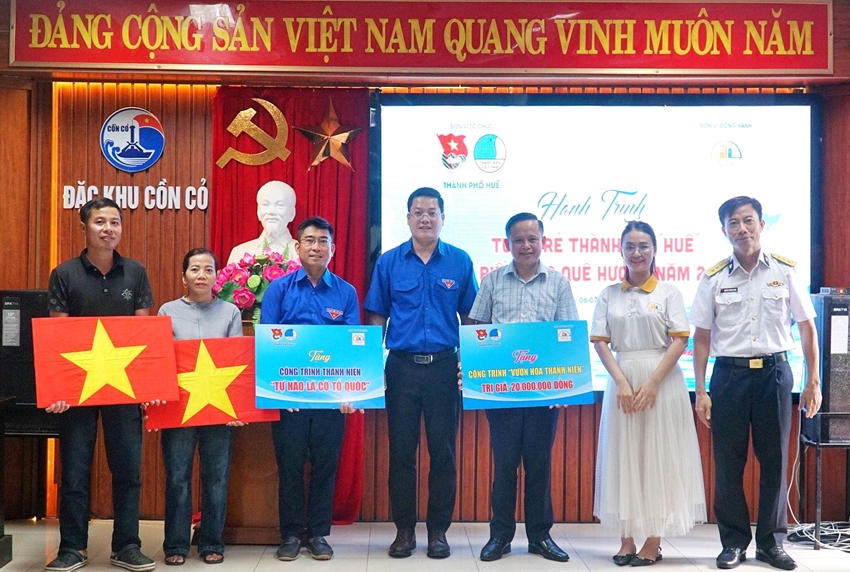 Spreading love for the sea and islands from the journey of Hue’s youth