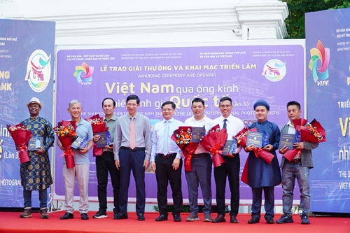Opening of the 3rd Vietnam International Photography Festival - Hue 2025