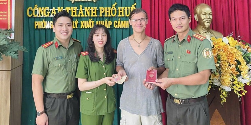 Lost property returned to Russian tourist before departure