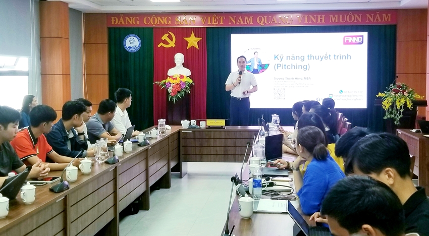 Training skills for projects entering the semi-final of the Creative Startup Competition