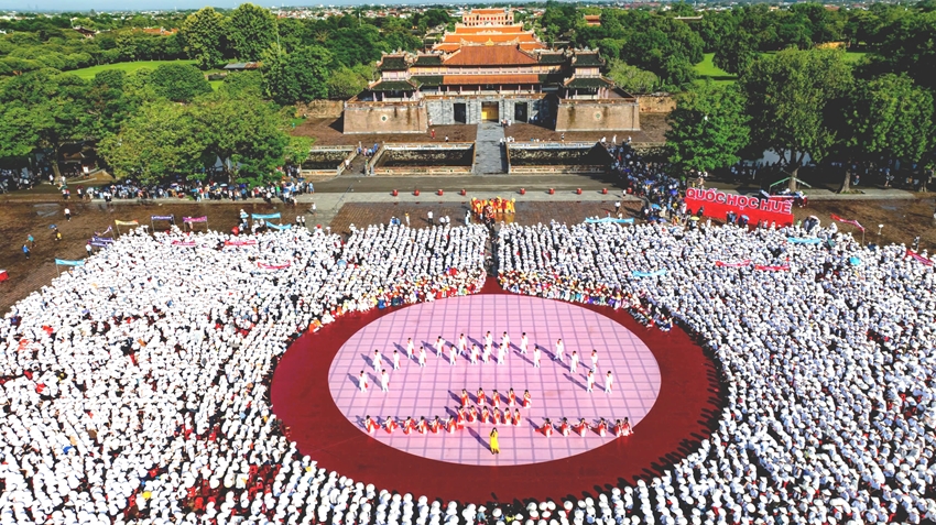 The live broadcast of final round of “Road to Mount Olympia” due to take place at Phu Van Lau - Nghinh Luong Dinh