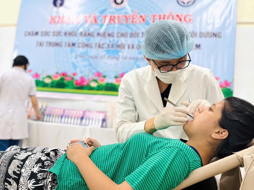 Dental Check-up and Oral Health Consultation for 120 Individuals at the Social Welfare Center