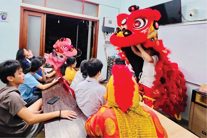 Following the Little Unicorn Dancers