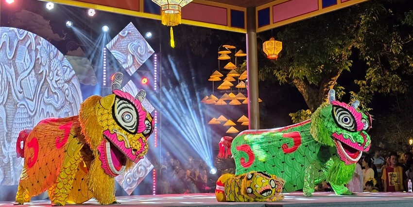 Hue Imperial City sparkles on the Mid-Autumn Festival night