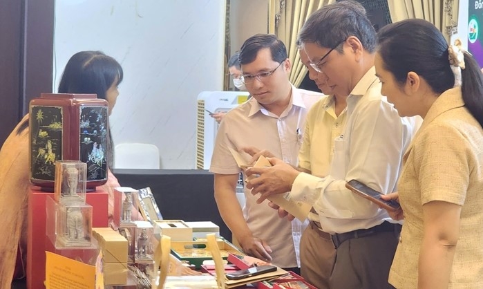 Developing private economy in conjunction with digital transformation