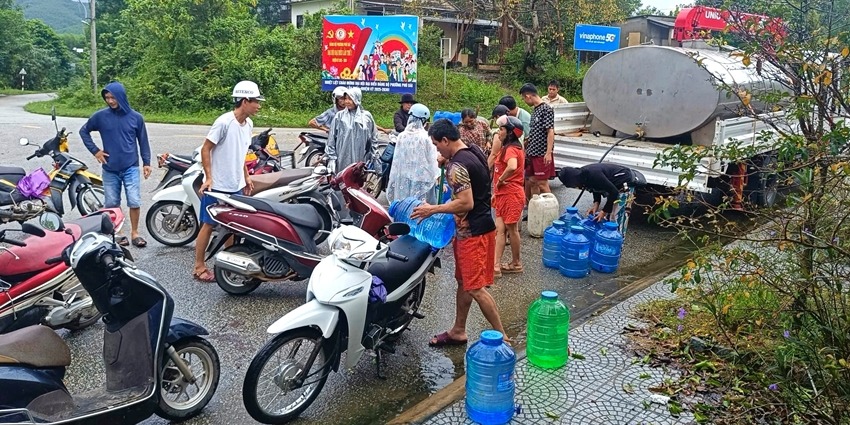Mobile water supply deployed to serve residents after the flood