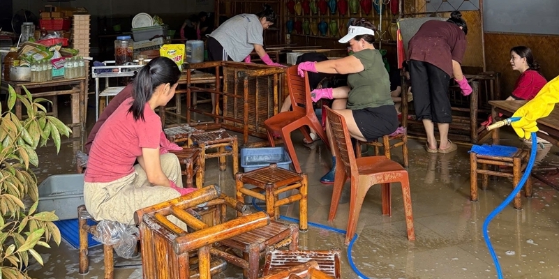 Hue businesses severely affected by flood