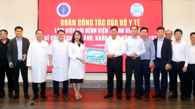 Medical staff participate in out-of-hospital medical rescue operations in emergency situations