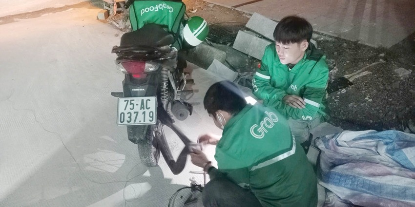 Grab “rescue team”