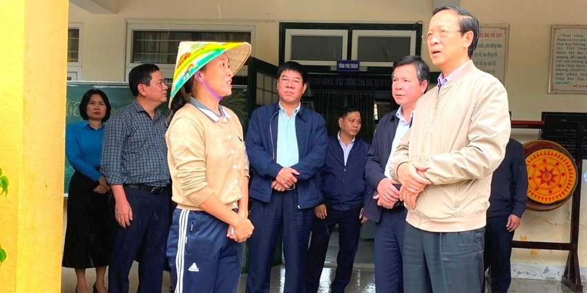 Leaders of the Ministry of Education and Training visit and encourage the education sector of Hue City