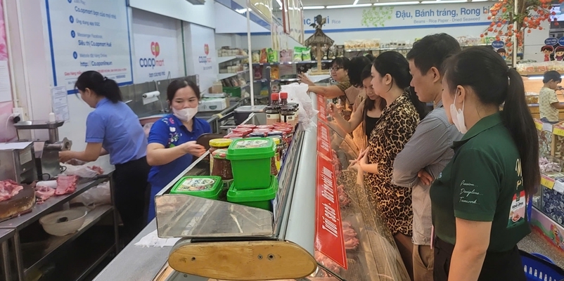 Commodity market gradually stabilizes after floods