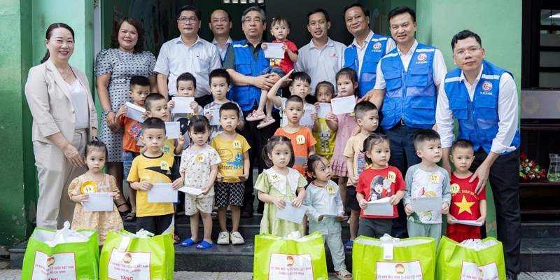 Ho Chi Minh City supports Hue with 20 billion VND to overcome the consequences of floods