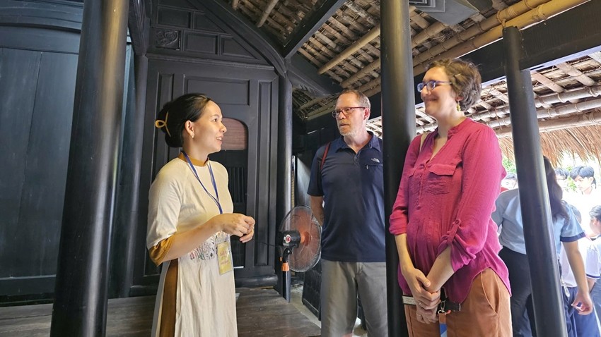 Leveraging the value of Ho Chi Minh relics to promote tourism development