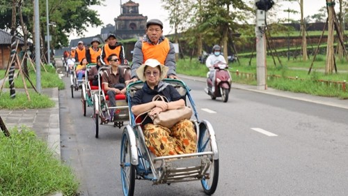 Stimulating travel demand and attracting tourists to Hue