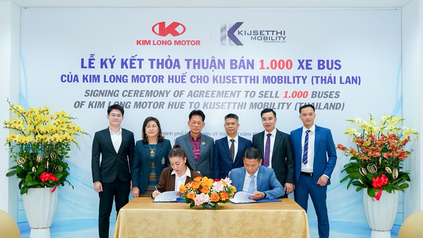 Kim Long Motor Hue signs a contract to export 1,000 buses to Thailand