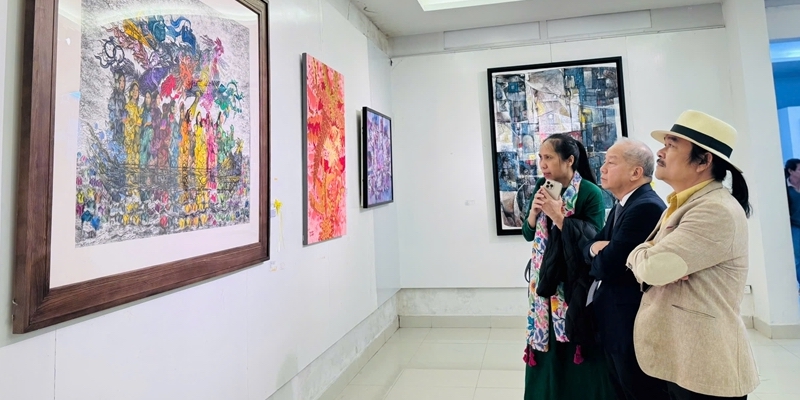 Opening of exhibition celebrating 74th anniversary of Vietnam Fine Arts Tradition Day
