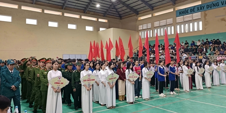 Opening of the first Phong Dinh Ward Sports Festival in 2025