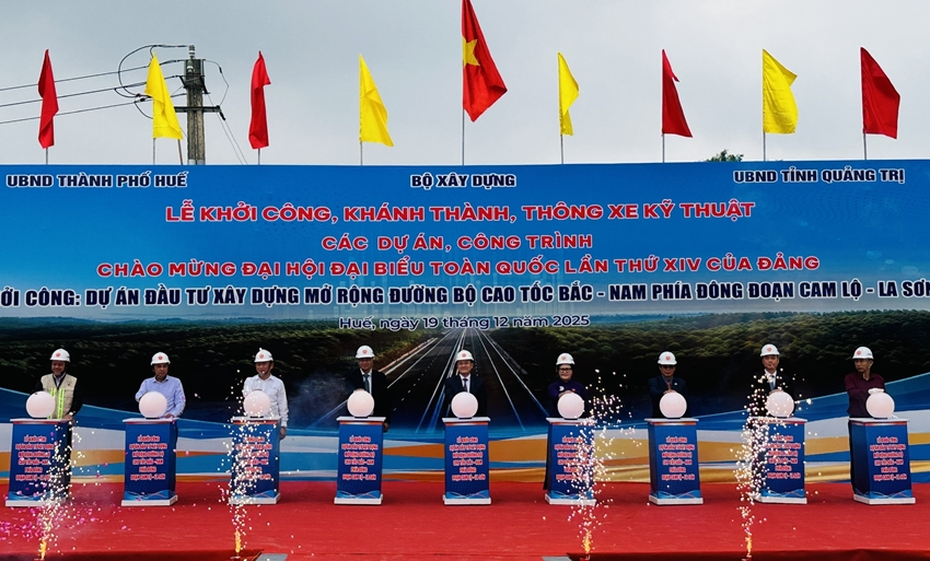 Groundbreaking ceremony for the project to expand the Eastern North-South Expressway, Cam Lo - La Son Section