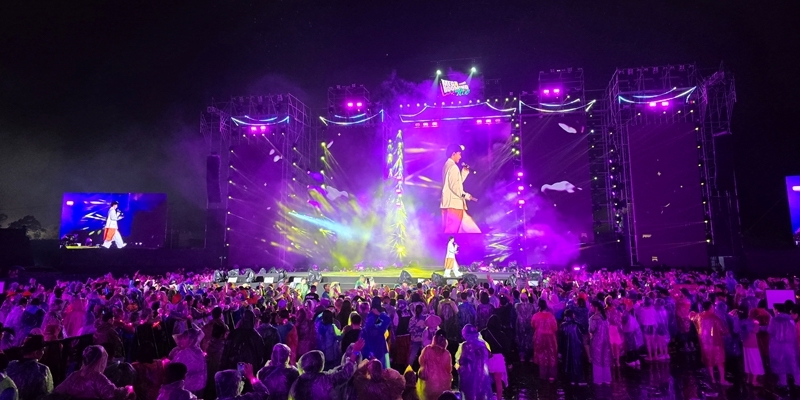 Rain fails to stop “sea of ​​people” from partying hard at Hue Mega Concert