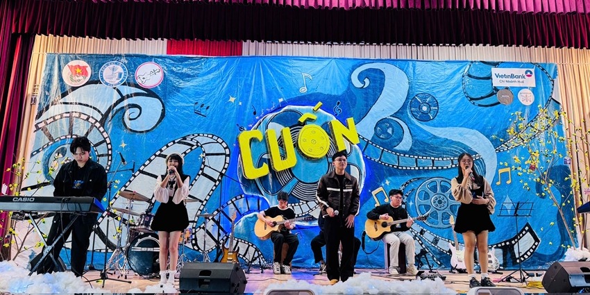 Spreading love through “CUON” music show