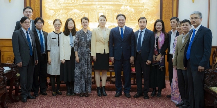 Hue City leaders receive and work with Consul General of the People s Republic of China in Da Nang