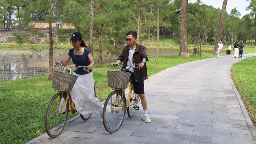 Joyful “ushering” figures