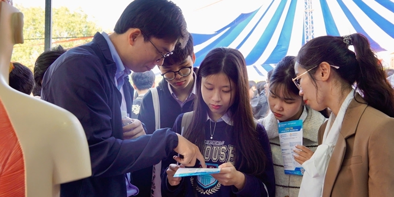 Career counseling of University of Medicine and Pharmacy attracts students’ interest