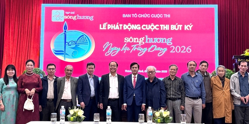 Launch of the “Song Huong - The convergence festival” literary essay contest