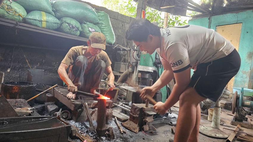 Traditional Tet Space is Recreated on Bao Vinh Pedestrian Street