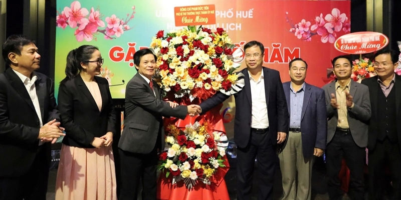 Promoting market, enhancing tourism service quality