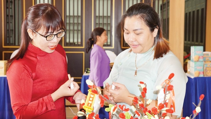 Tailored Policies Create Momentum for Business Development