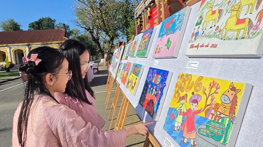 Horses and the Long Ma in the Nguyen Dynasty Royal Culture